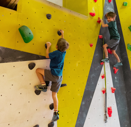 <strong>BOULDERS CHELTENHAM</strong>